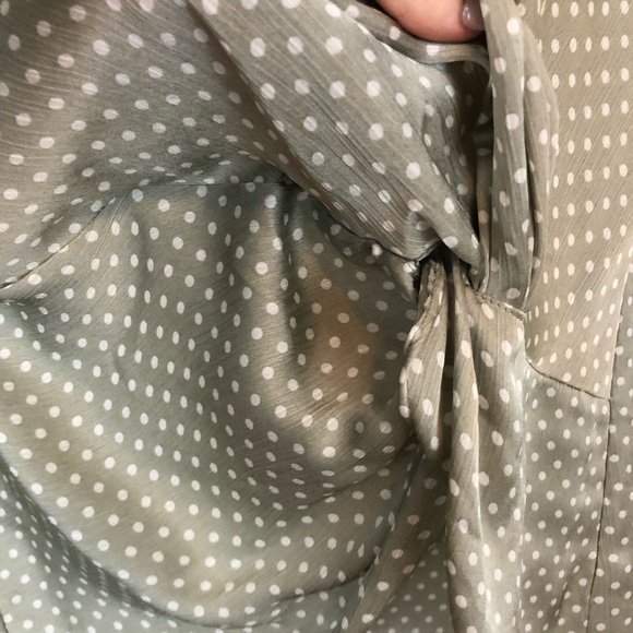 Promesa | Light Green Silky Polka Dot Knot Front Sleeveless Blouse Size Large - Picture 4 of 5